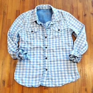 Women's Bullhead Black Plaid Button Down